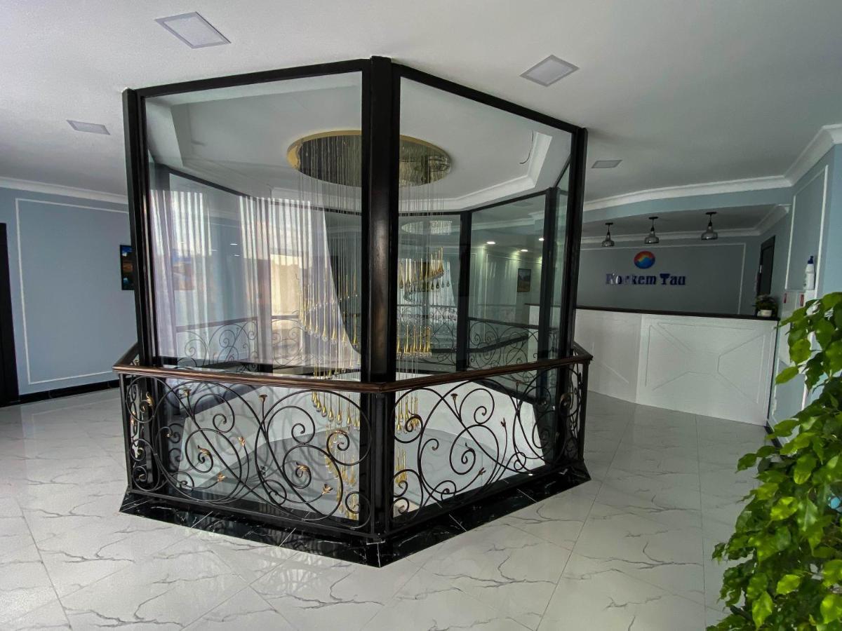 Korkem Tau Hotel Astana Bagian luar foto