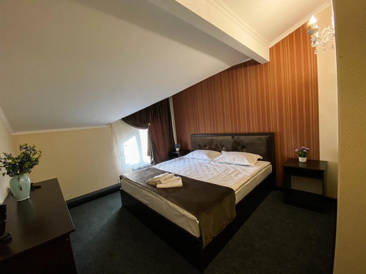 Korkem Tau Hotel Astana Bagian luar foto