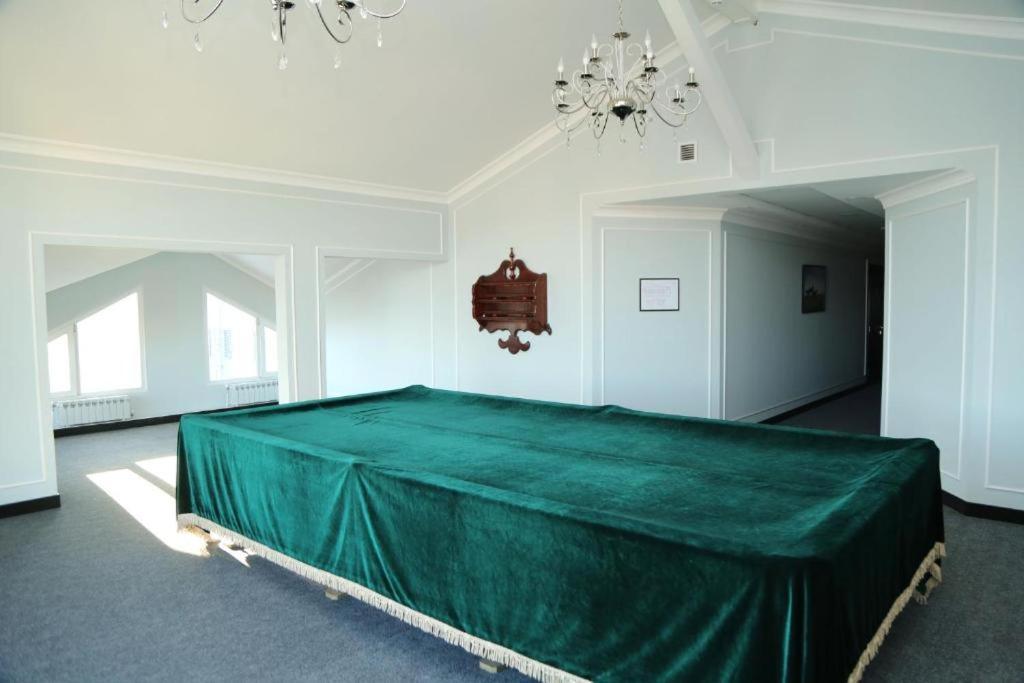 Korkem Tau Hotel Astana Bagian luar foto